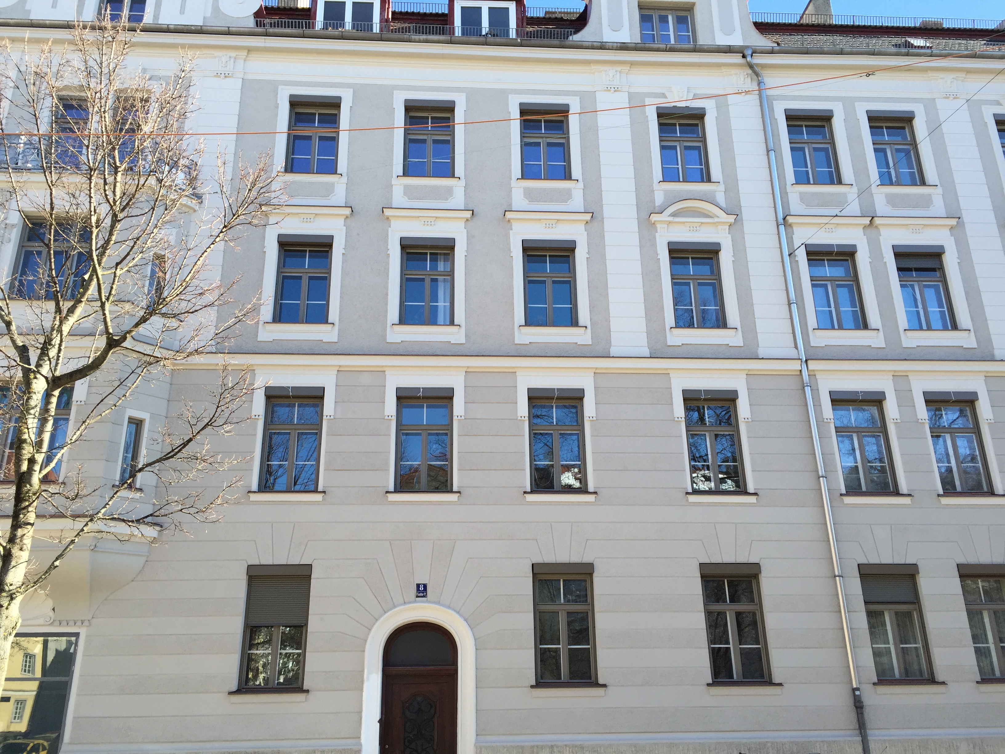 Fassadenrenovierung einer historischen Fassade in München Schwabing durch den Maler Meisterbetrieb Schume 2014